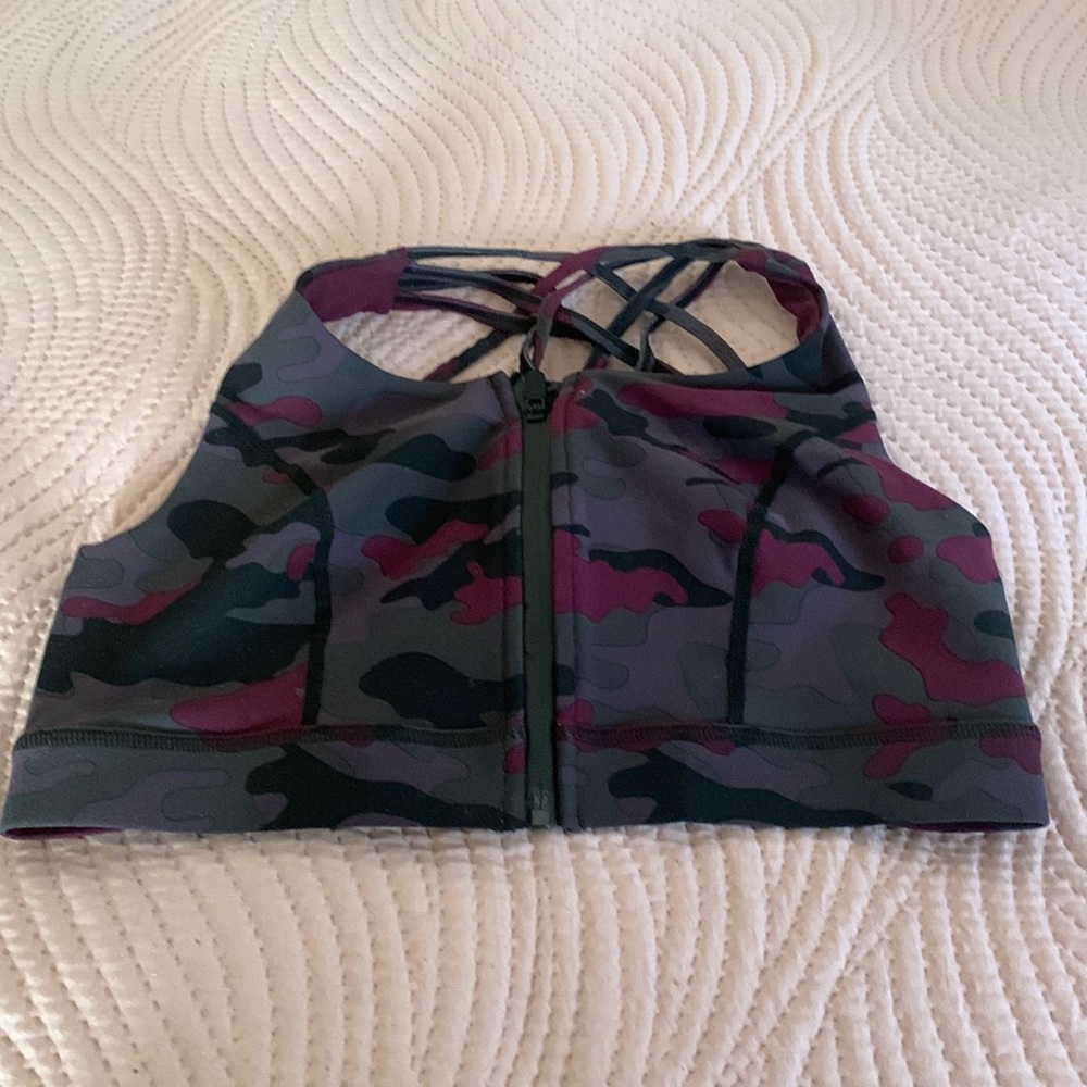 Women’s sports bra